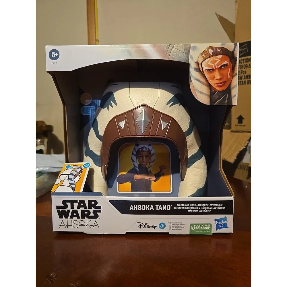 STAR WARS Ahsoka Tano Electronic Mask with Phrases & Sound Effects New‎ In Box